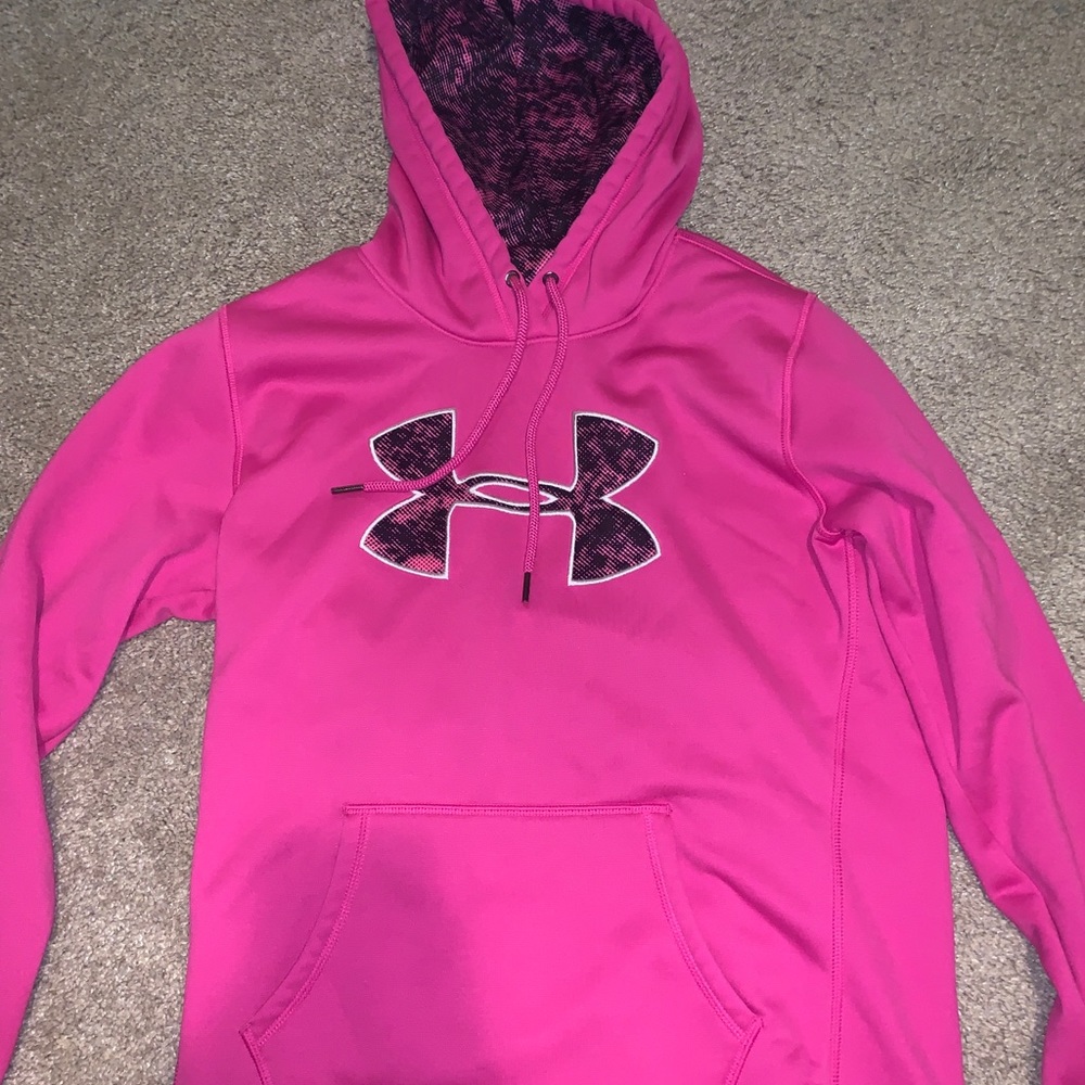 Women’s under armour sweatshirt
